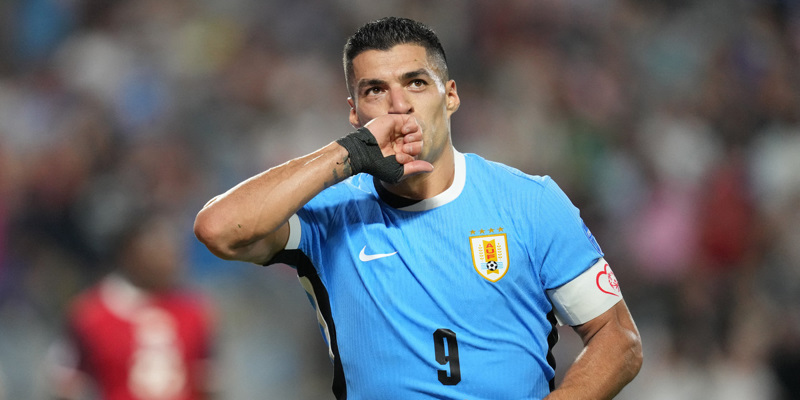 Thống kê tiểu sử Suarez cùng Uruguay